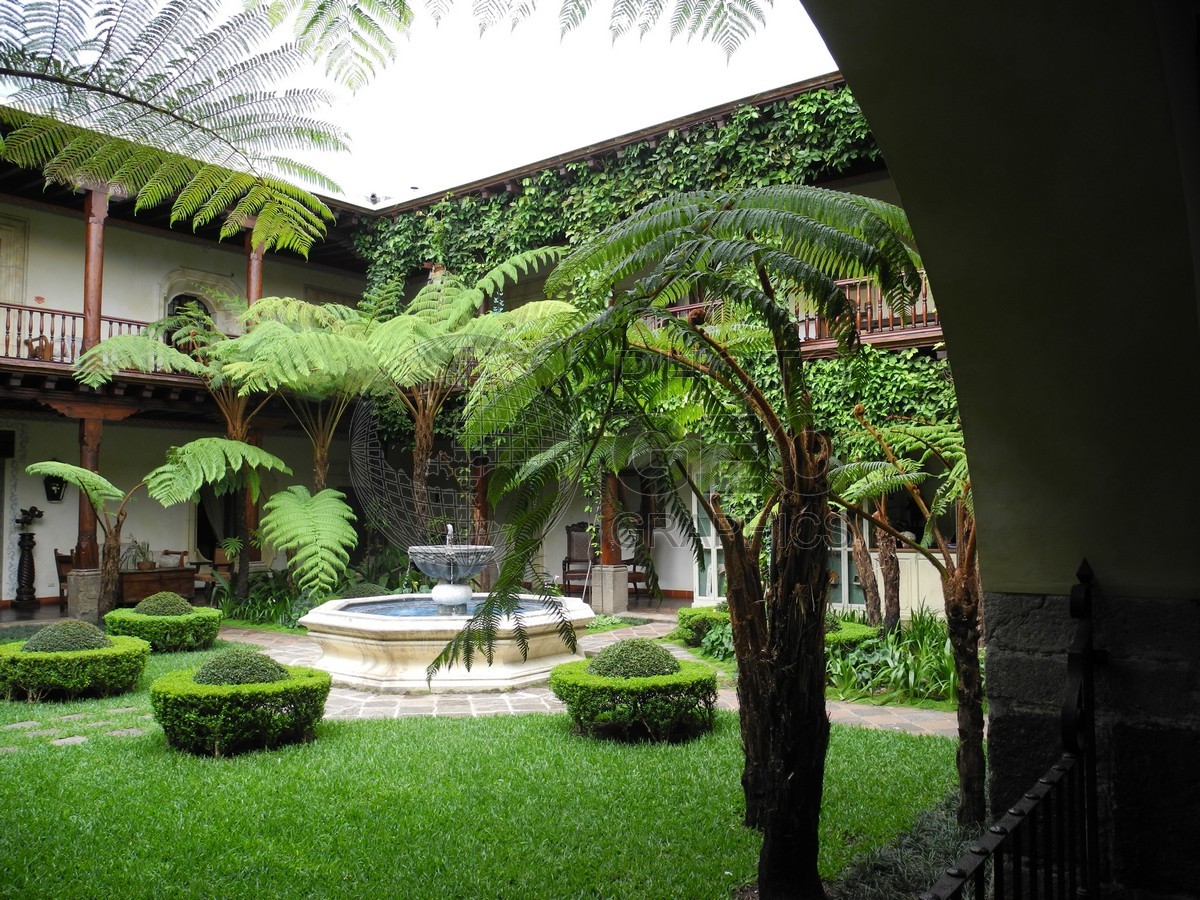 6079 Garden with Fountain, Antigua, Guatemala