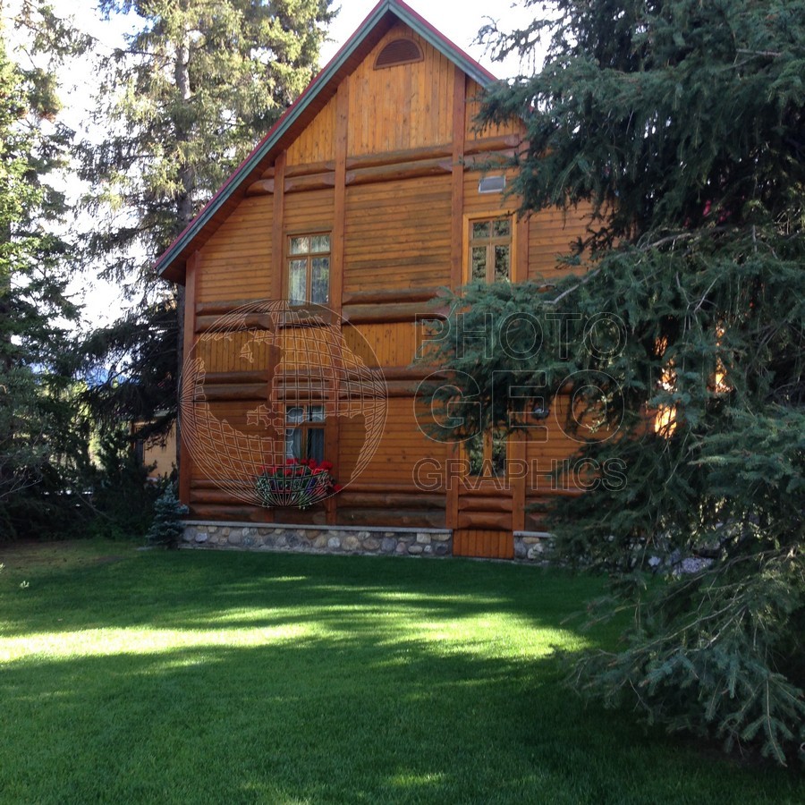 6208 Log Cabin, Lake Louise, AB