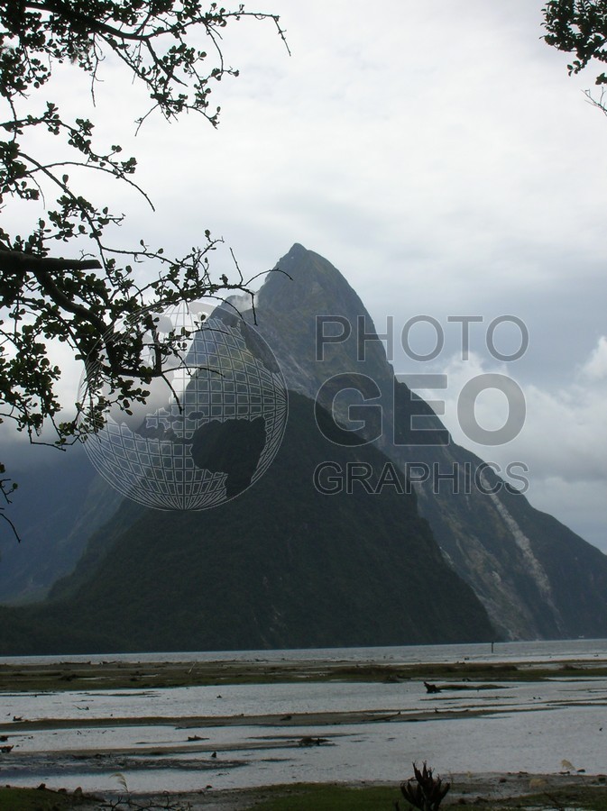 6284 Milford Sound, New Zealand