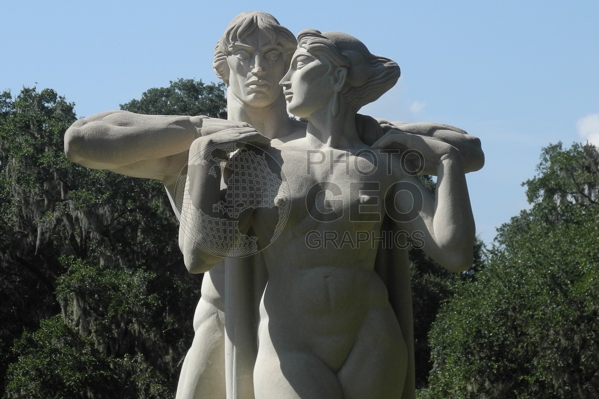 6314 Sculpture of Man and Woman, Murrels Inlet, SC