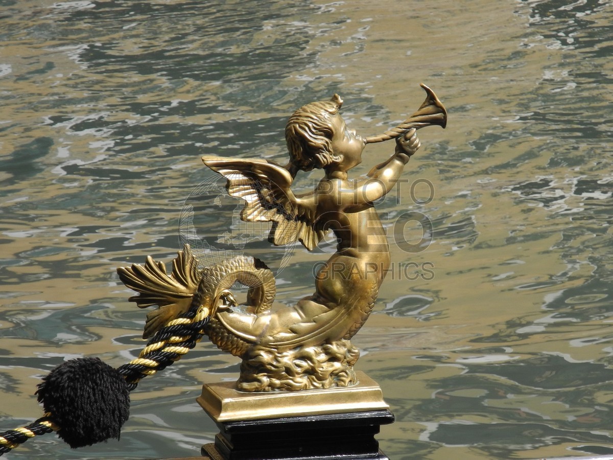 6469 Gold Cherub on Gondola, Venice, Italy