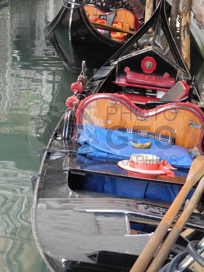 6550 Ready to Row, Venice, Italy