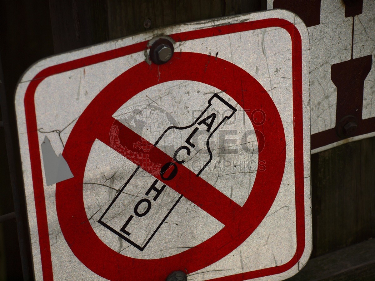 6610 No Alcohol Sign, Starved Rock State Park, Oglesby, IL