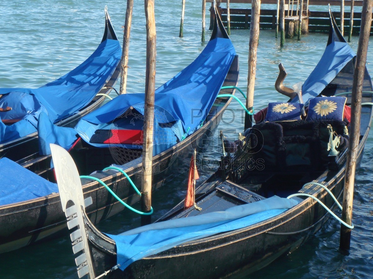 6624 Three Gondolas, Venice, Italy