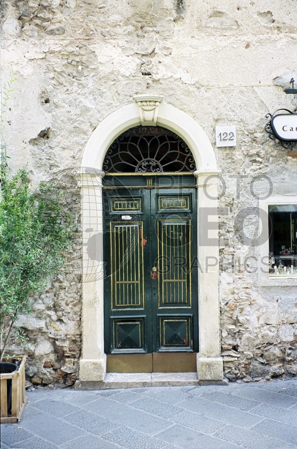 0054 Door, Taormina, Sicily