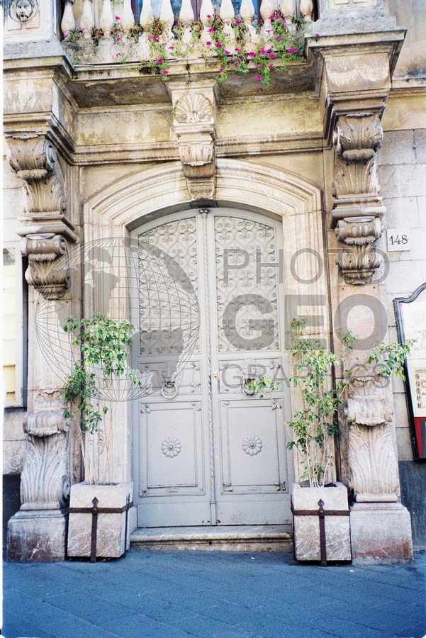 0172 Door, Taormina, Sicily