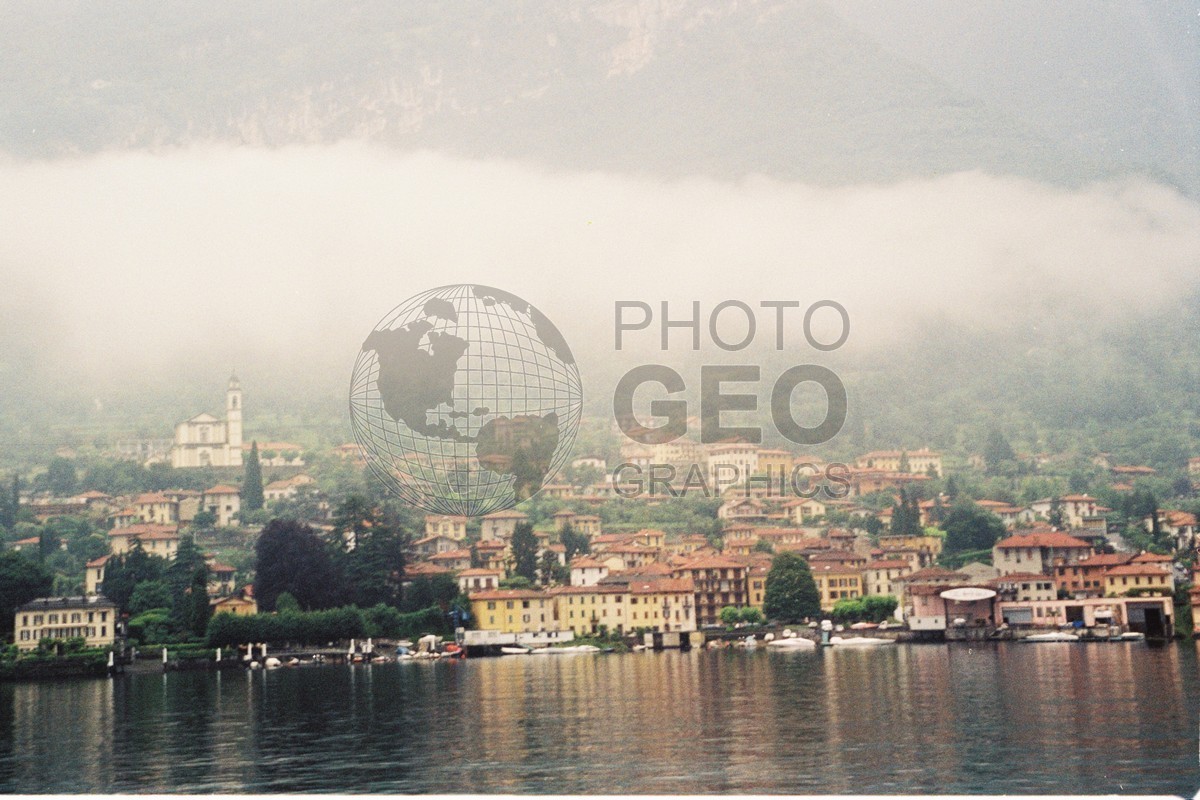 0191 Lake Como Fog, Italy