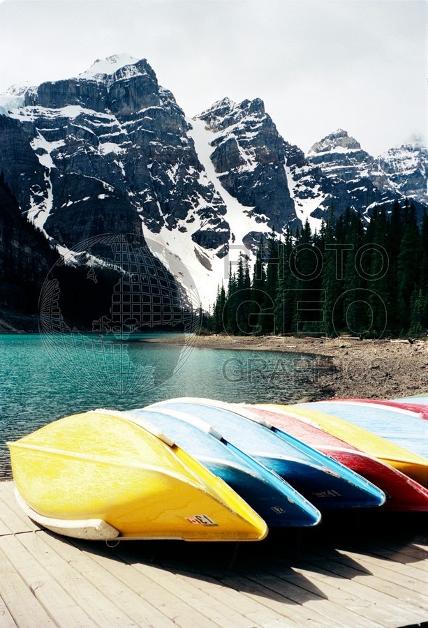 0250 Canoes, Lake Louise, AB