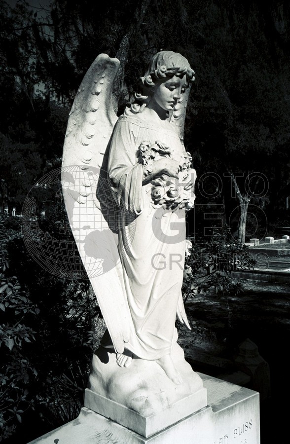 0323 Angel Statue, Boneventure Cemetery, Savannah, GA