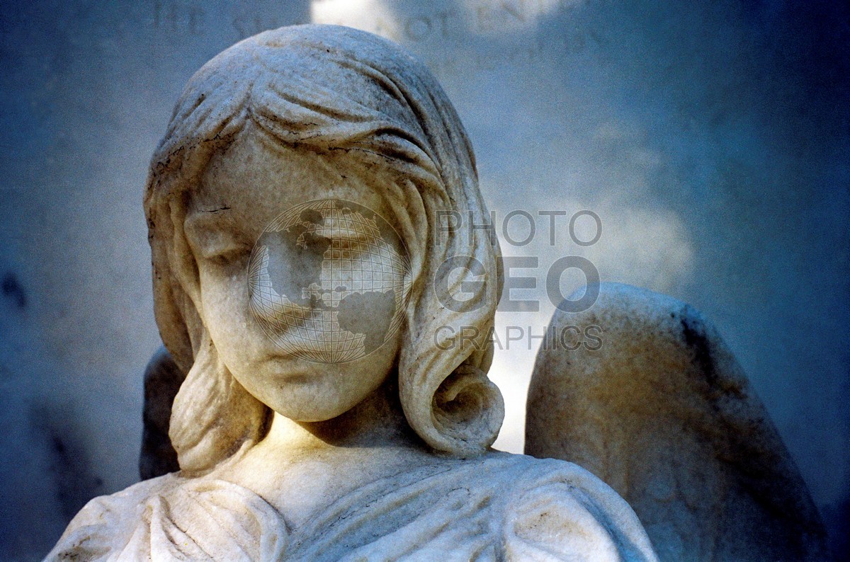 0327 Angel Statue, Boneventure Cemetery, Savannah, GA