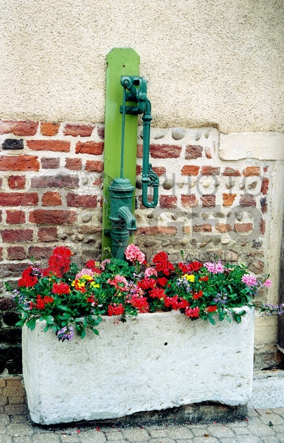 0468 Water Pump, Vonnas, France