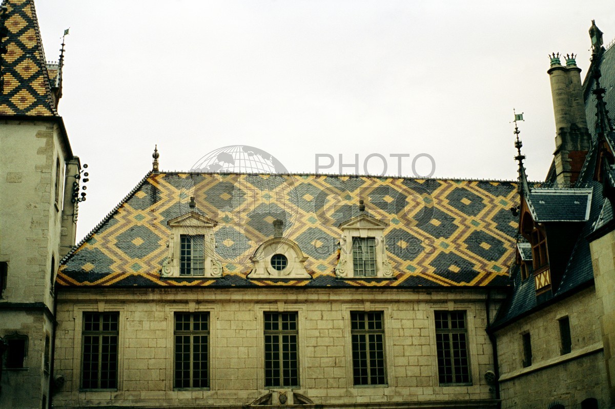 0479 Rooftop, Beaune, France
