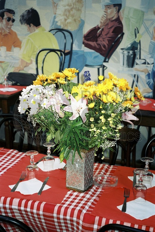 0492 Restaurant with Flowers, Lyon, France