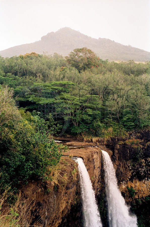 0539 Waterfalls, Kauai, HI