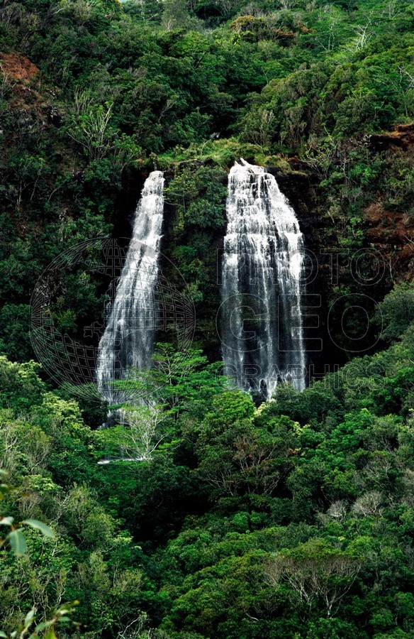 0541 Waterfalls, Kauai, HI