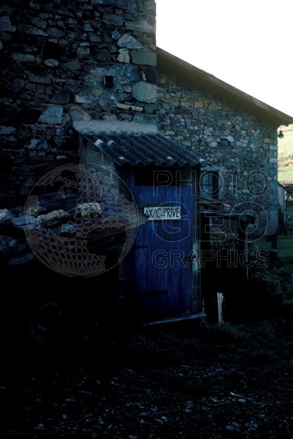 0801 French WC, France