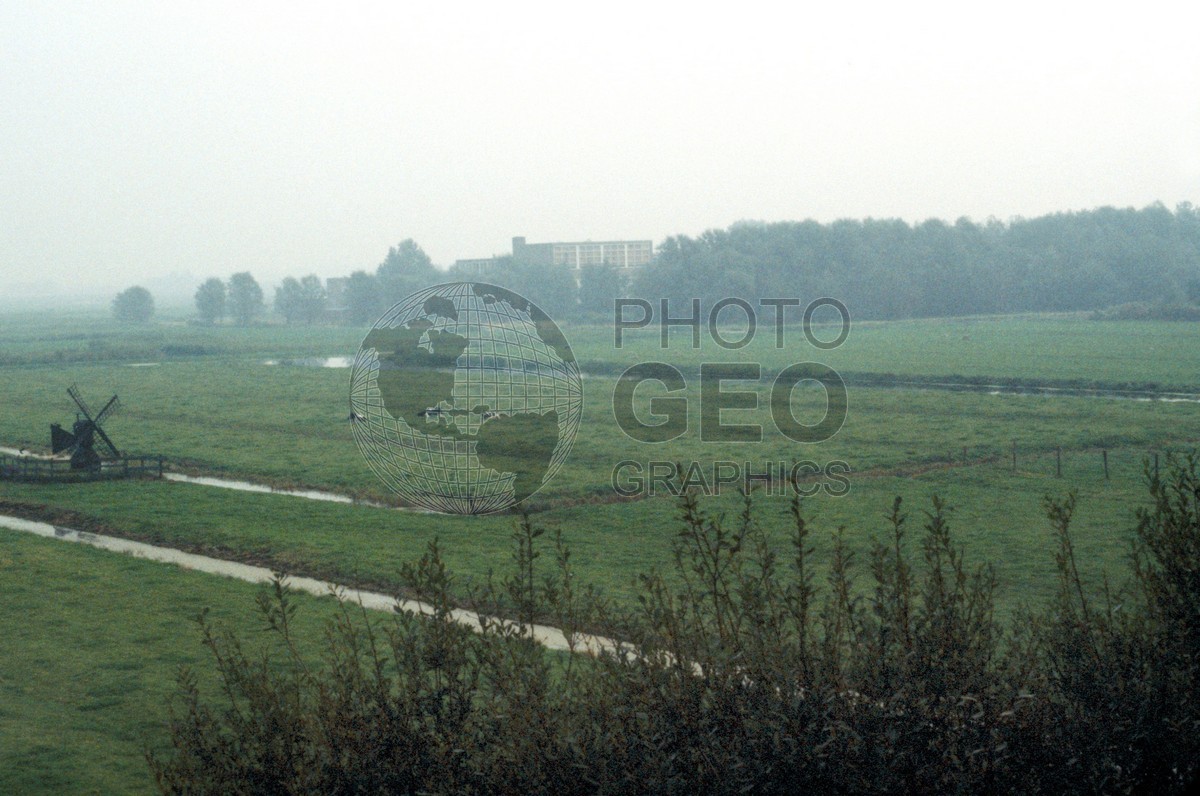0823 Windmill & Canals, The Netherlands