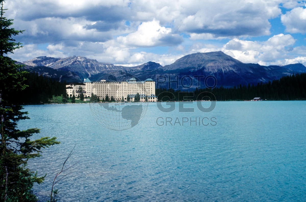 0981 Chateaux Lake Louise, AB