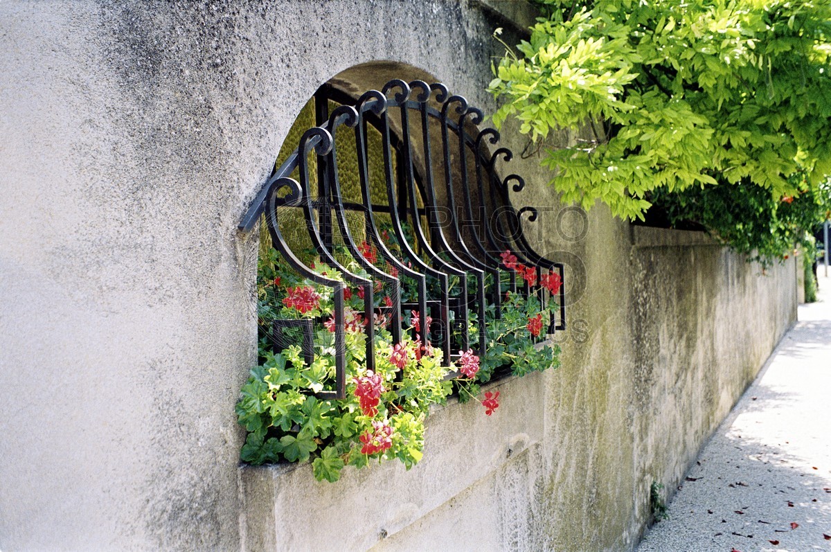 1018 Window, Mionnay, France