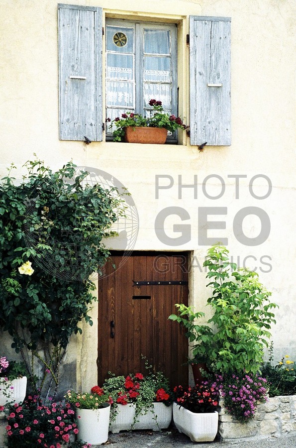 1020 Door with Flowers, Mionnay, France