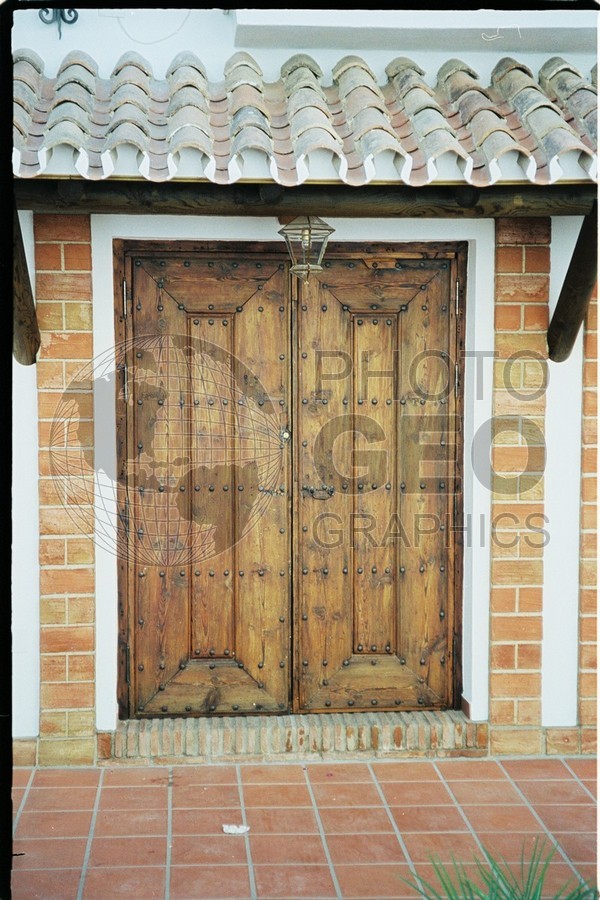 1221 Brown Door, Spain