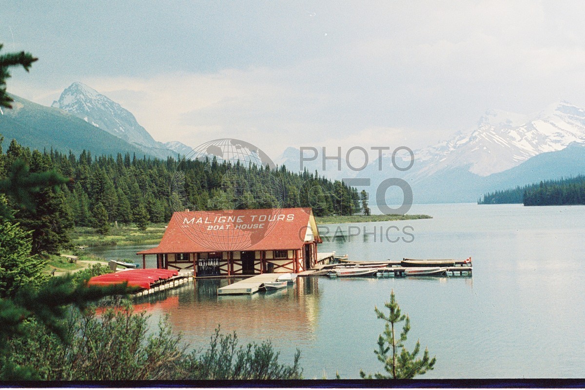 1233 Boat House Maligne Lake Ab Photo Geo Graphics