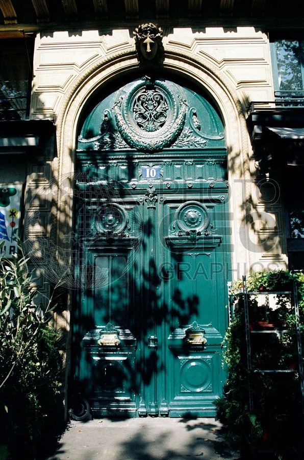 1396 Green Door, Paris, France
