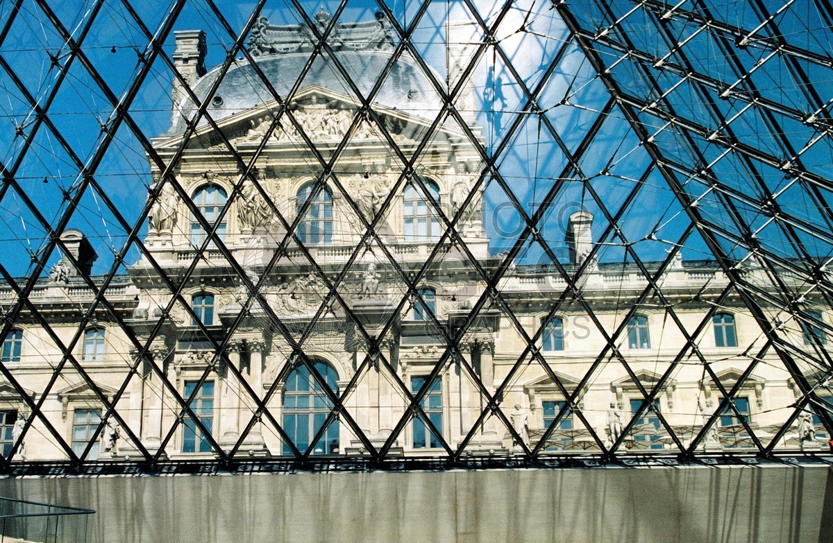 1418 Louve Sculpture, Paris, France