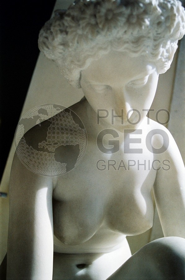 1419 Louve Sculpture, Paris, France