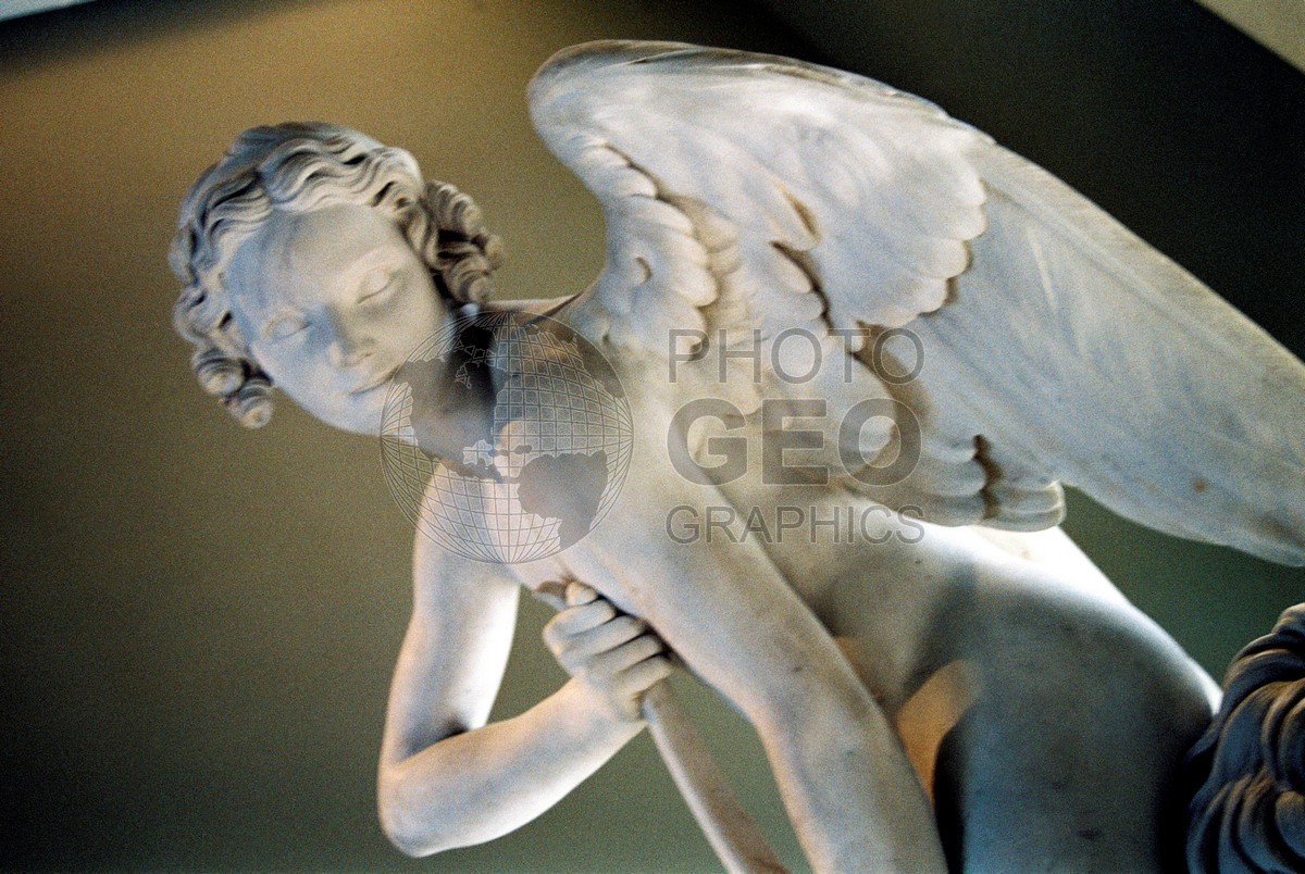 1421 Louve Sculpture, Paris, France