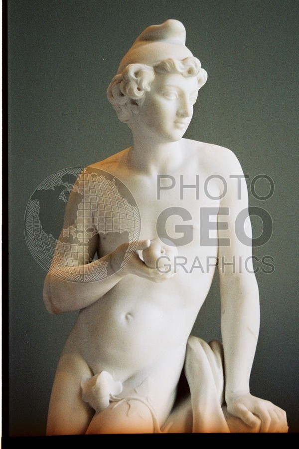 1422 Louve Sculpture, Paris, France