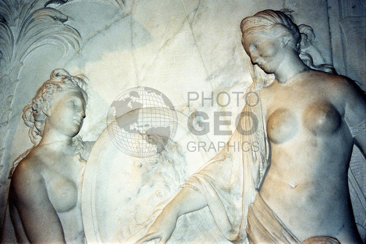 1430 Louve Sculpture, Paris, France