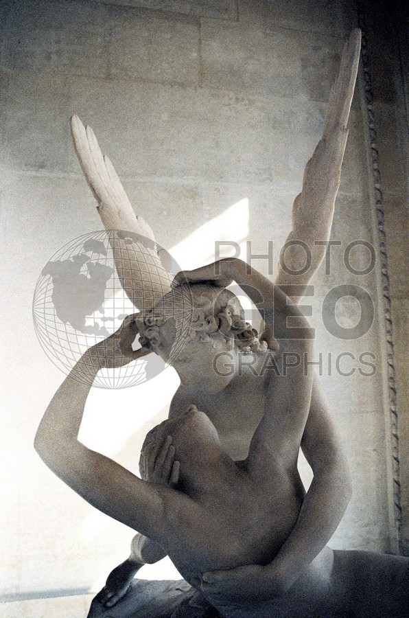 1432 Louve Sculpture, Paris, France