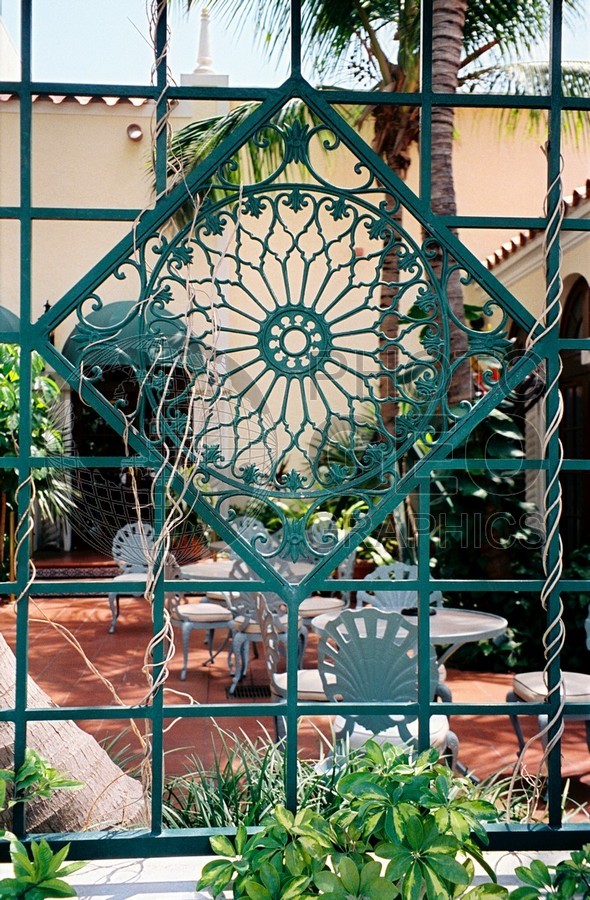 1543 Table, Miami Beach, FL