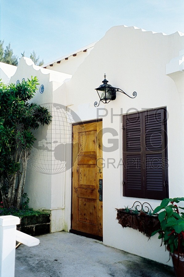 1579 Door, Bermuda