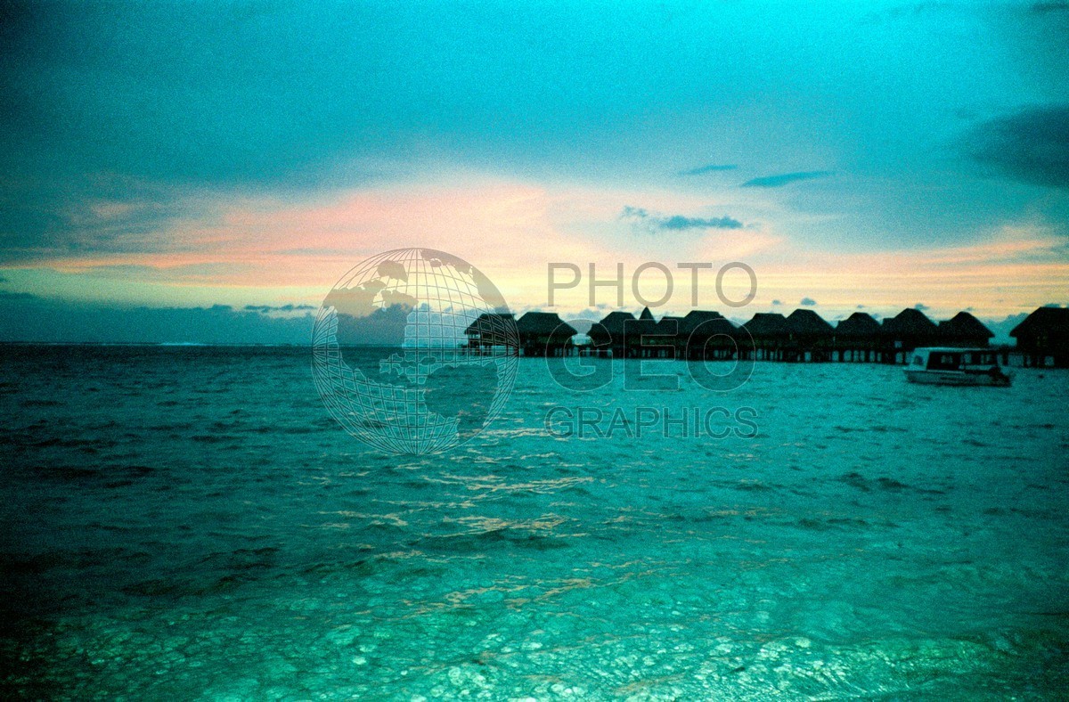 1619 Tahiti Sunset, French Polynesia