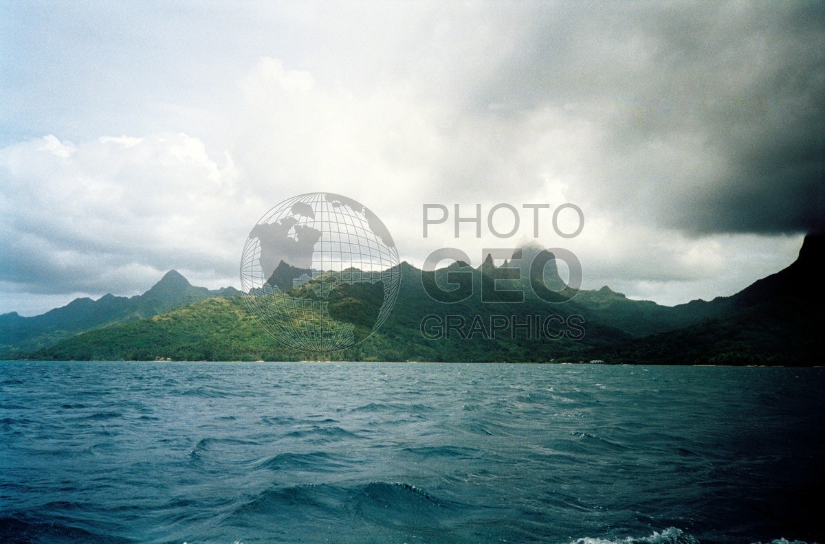 1621 Shoreline, Moorea, French Polynesia