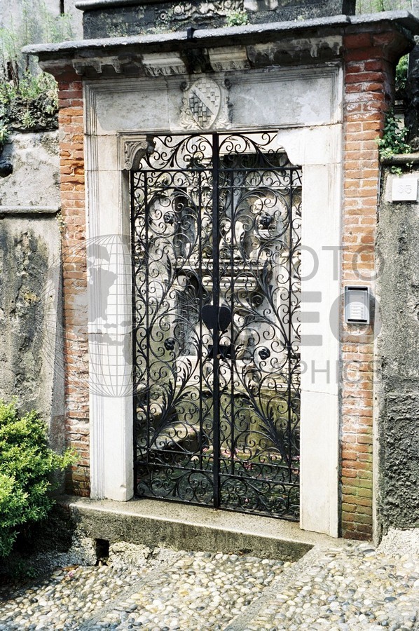 1634 Door, Bellagio, Italy