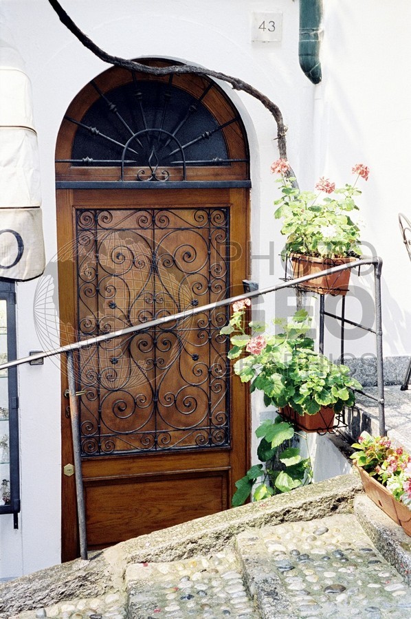 1635 Door, Bellagio, Italy