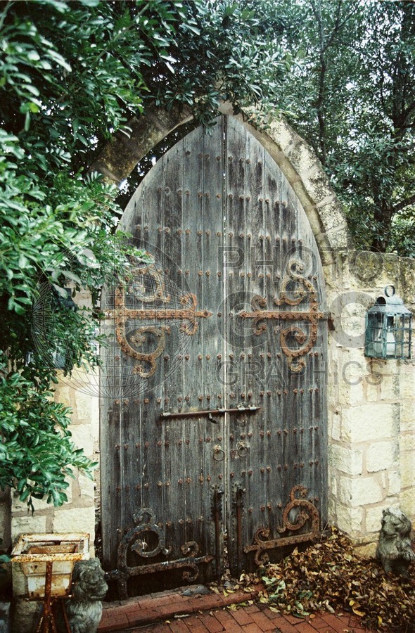 2172 Door, Fredericksburg, TX