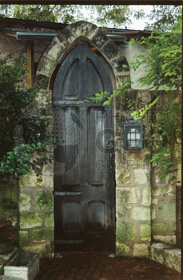 2173 Door, Fredericksburg, TX
