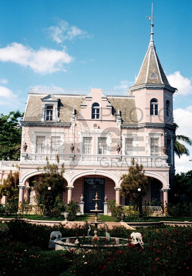 2338 Pink Brick Mansion, Merida, Mexico
