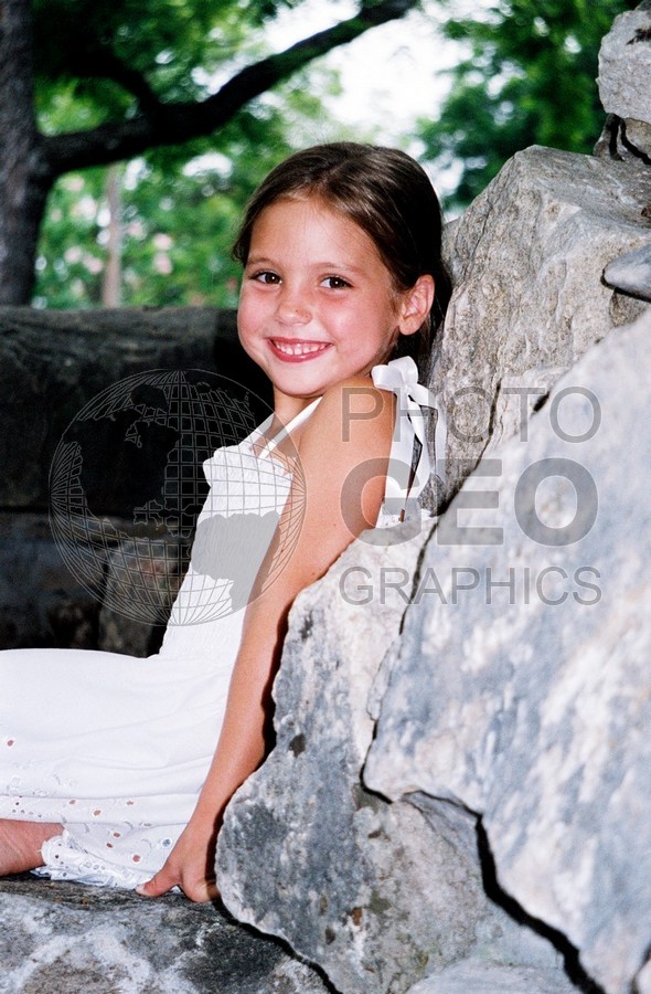 5007 White Dress/Rocks