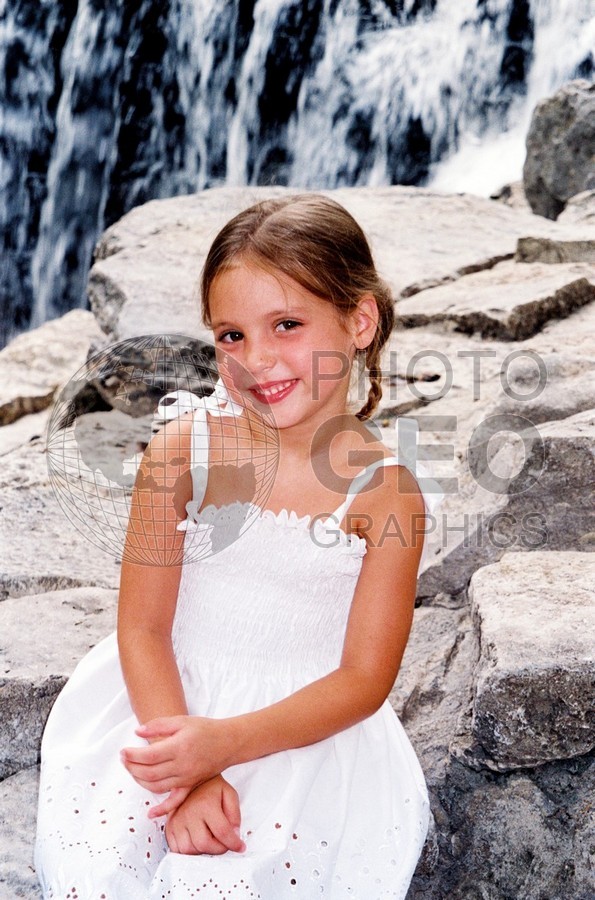 5008 White Dress/Rocks