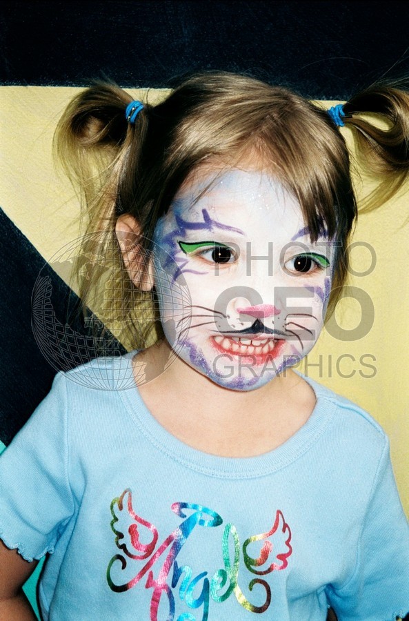 5044 Girl with Face Painted
