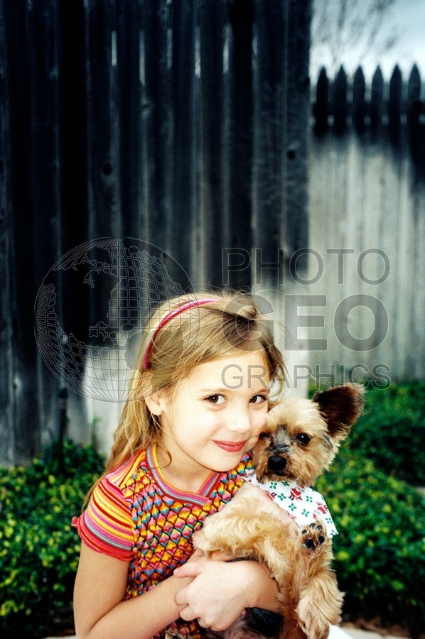 5060 Girl with Puppy