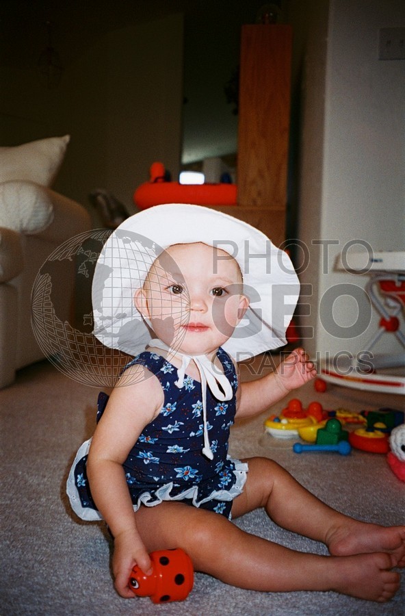 5096 Baby with Hat