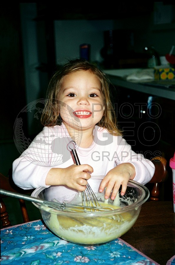 5138 Girl with Mixing Bowls
