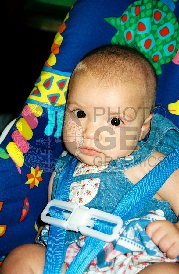 5141 Baby in Car Seat