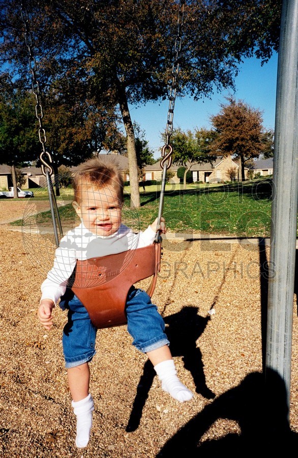 5151 Baby on Swing